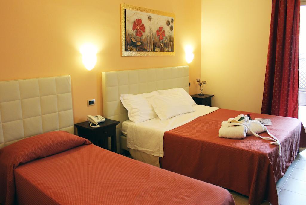 Hotel Vittorio Emanuele Floridia Værelse billede